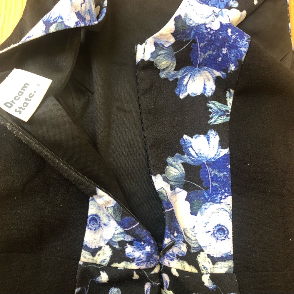 Floral pattern romper - Picture 3 of 3